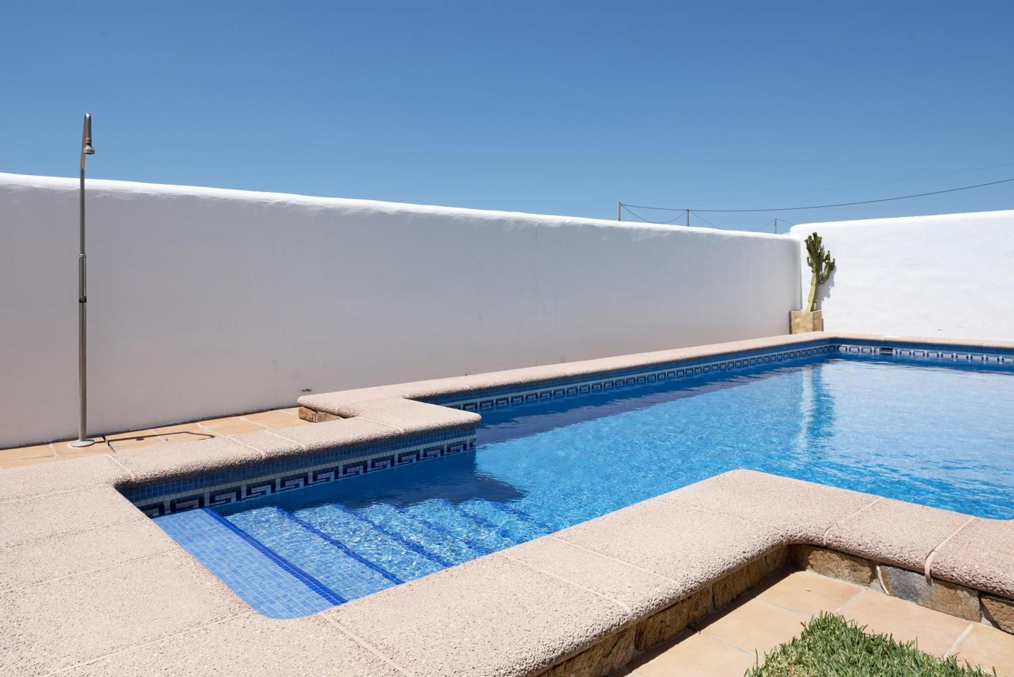 Villa Cala Salada كونيل ذي لا فرونتيرا المظهر الخارجي الصورة